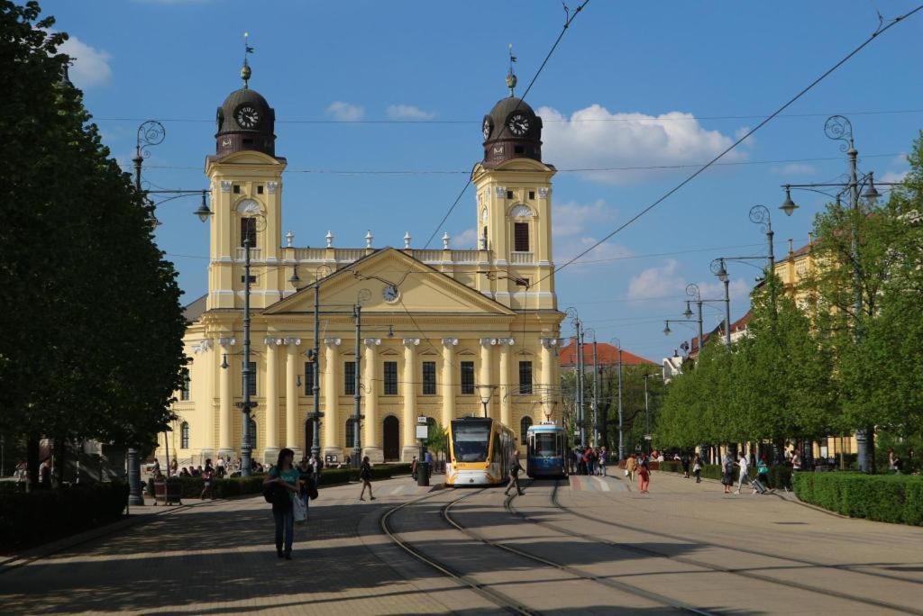 Belvarosi Lakas, Ingyenes Parkolassal Debrecen Buitenkant foto